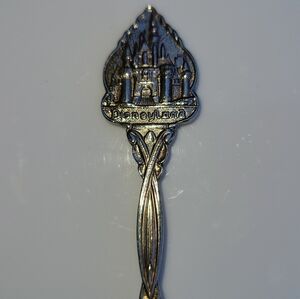 Disneyland Castle Collector Spoon Walt Disney Productions Holland cs1-7 1982